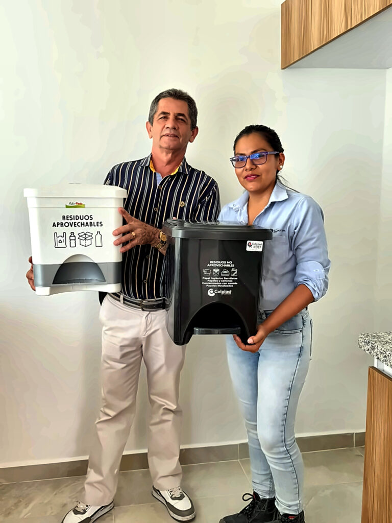 07_sostenibilidad_entrega_canecas